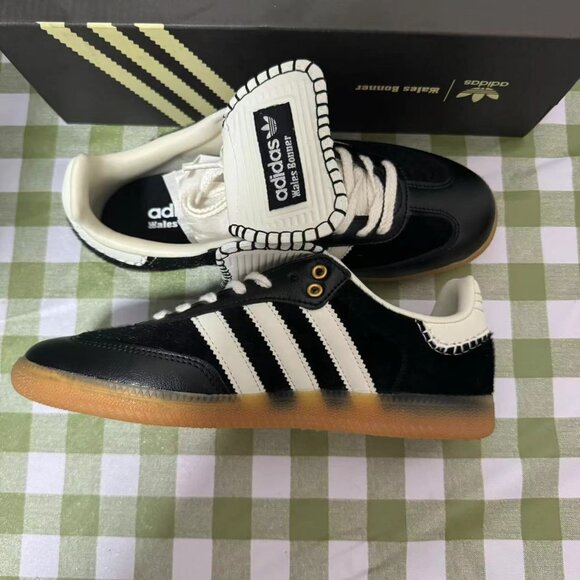 Men's adidas black sneakers - Picture 3 of 6